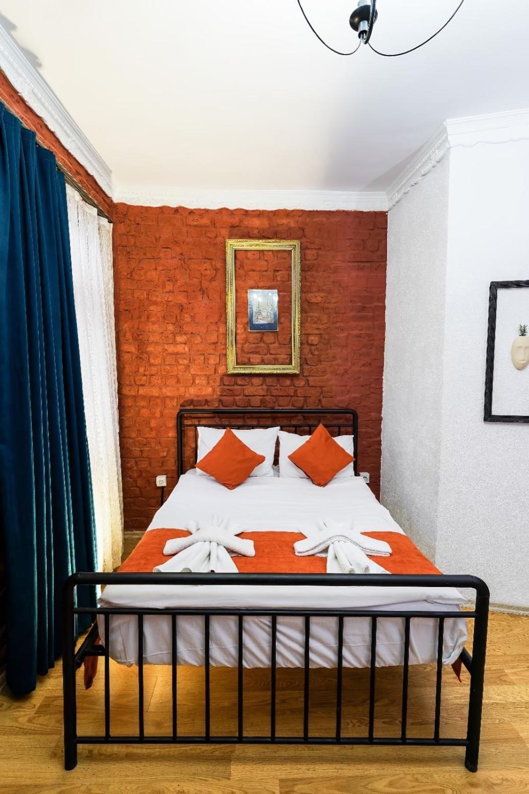 White Bolshoi Rooms 伊斯坦布尔 外观 照片